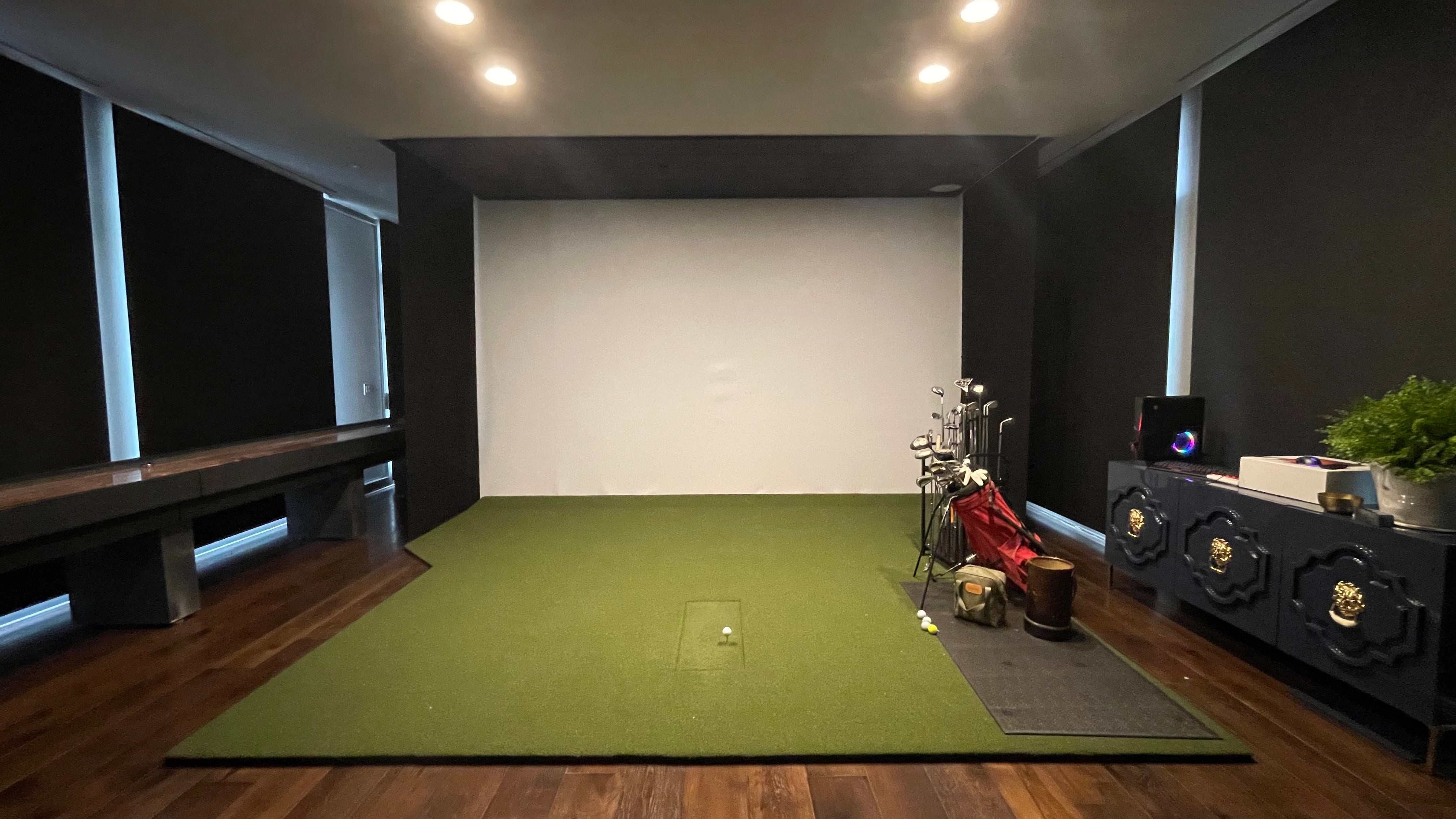 Golf Simulator Enclosures vs. Golf Simulator Retractable Screens